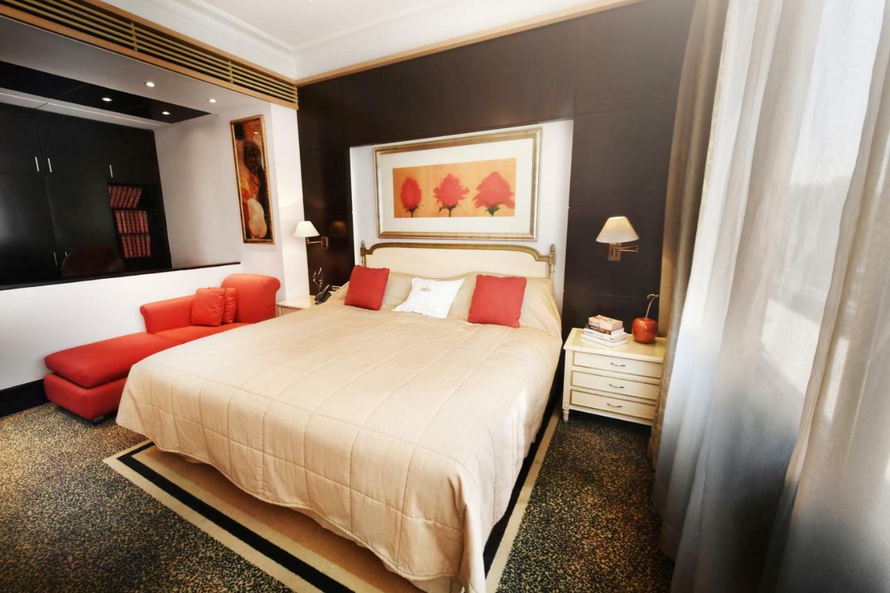 Le Bristol Hotel Beirut Exteriör bild