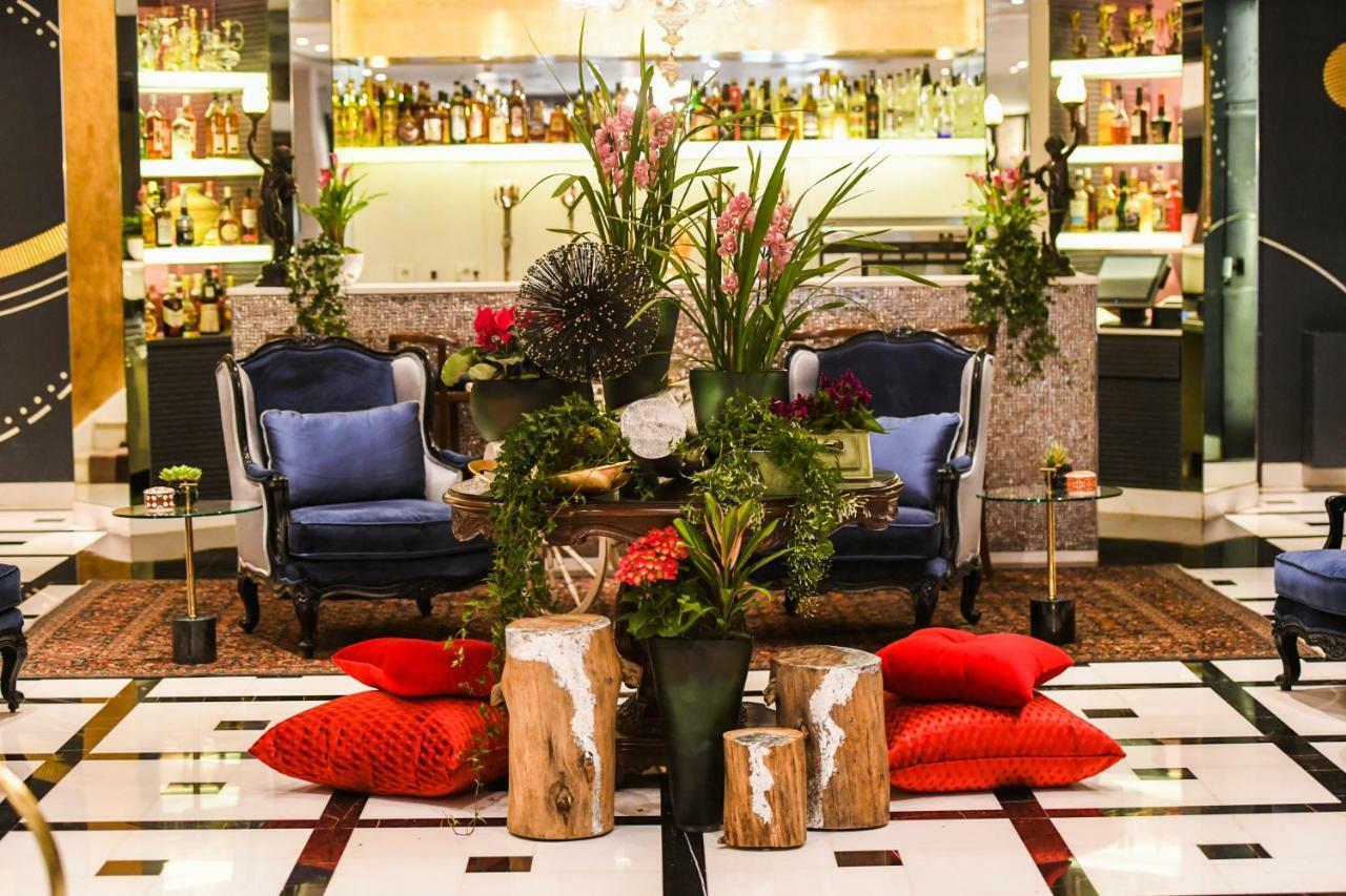 Le Bristol Hotel Beirut Exteriör bild